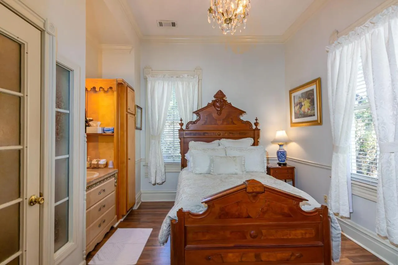 Amethyst Garden Bed & Breakfast Savannah